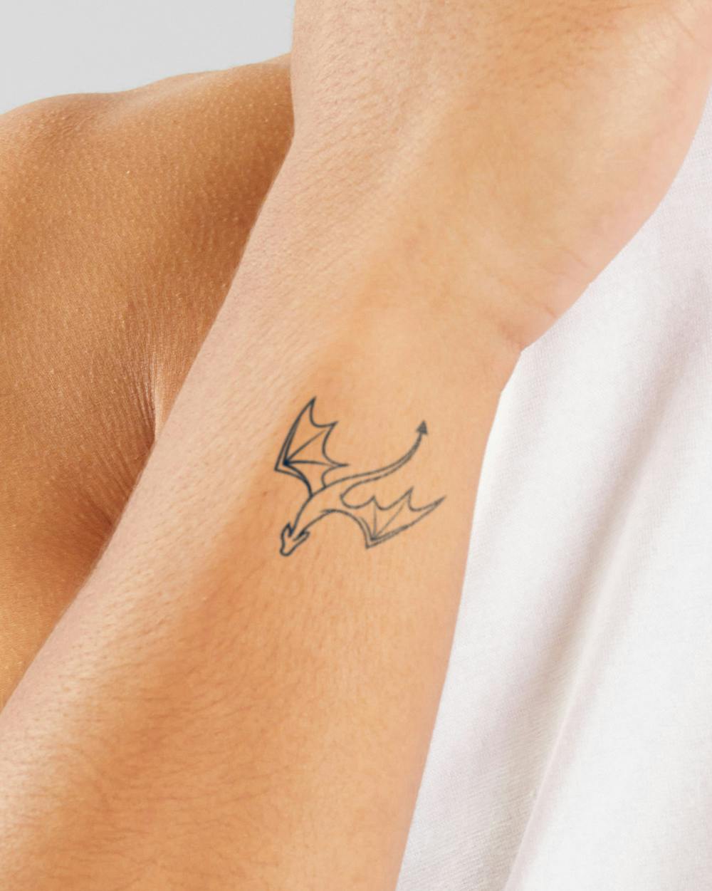 Minimalist Dragon Tattoo – Tattoo for a week